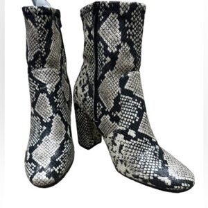 ALDO Black White Snakeskin Pattern Ankle Boots Booties 4” Block Heel Women’s 9M